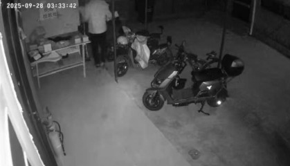 每月稳定收入8000多元却忍不住经常偷快递，上海一男子被刑拘