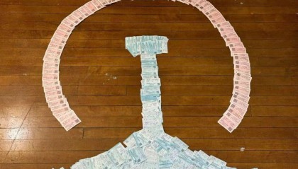 纸质火车票退场，每道折痕里都藏着远方、爱情与山河记忆