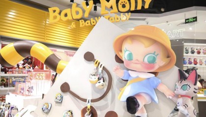 迪士尼也不傻，消费者疯狂追捧的LABUBU能够红多久？｜热财经