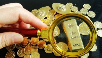 黄金大涨近2%，逼近历史最高纪录！专家：避险情绪推升金价