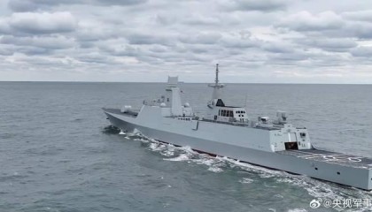 海军054B护卫舰首舰交接入列，舷号545