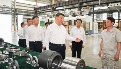 第1视点丨跟随总书记走进洛阳轴承集团 了解先进制造业发展