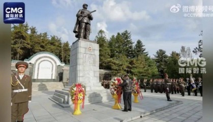 金正恩参谒中国人民志愿军烈士陵园，向毛岸英之墓献花