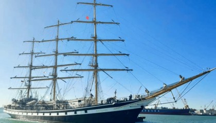 俄媒：俄罗斯“帕拉达”号训练舰结束访华