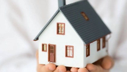 签了合同又不买房了，不给中介费有没有道理？