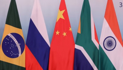 为什么美元不怕“金砖币”而怕人民币？