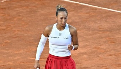 郑钦文战胜安德莱斯库，晋级罗马站8强