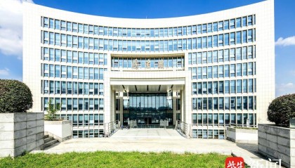 高数成绩不理想，特殊情况建议家长来陪读！南京一高校群发通知受热议