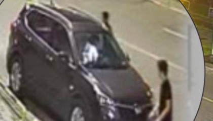 车停路边忘上锁，同一晚竟遭两拨人拉车门“光顾”卷走3万余元！6名嫌疑人被抓获