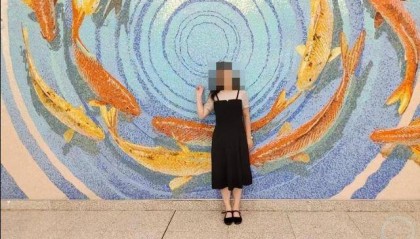 陕西一女教师回家途中8秒内先后被两车撞倒，被后车拖行5.9公里后身亡