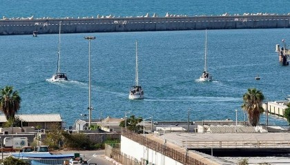 以色列警方：被扣押的加沙援助船队志愿者将被驱逐出境