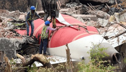 美媒：印航黑匣子录音显示，机长亲手关闭燃油开关或直接导致坠机