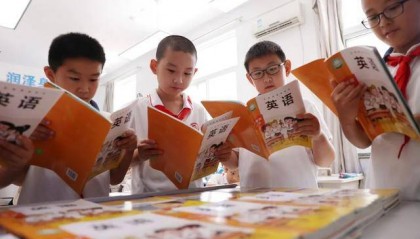 新版英语教材“难出圈”？三大出版社回应