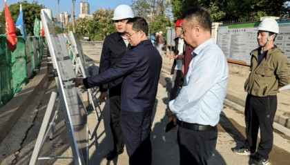 闵员根调研民生实事项目建设工作