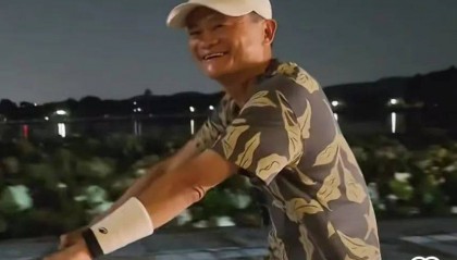 “是马老师吗？”马云夜骑西湖被网友偶遇，同款自行车卖1.85万元，近期已多次在杭州露面