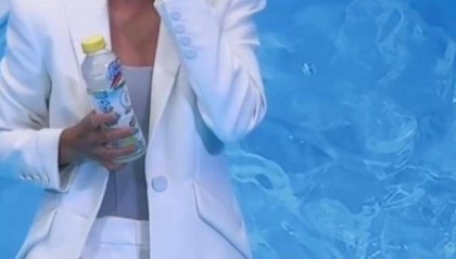 郑钦文首次回应“撞脸科比”：网友的眼睛真犀利，确实某些方面挺像的