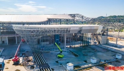长沙西站既有营业线区域施工开始，站房施工迈入全速推进新阶段