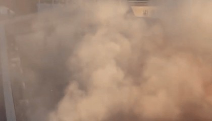 吉林白城一滑冰馆屋顶突发坍塌，暂未有人员伤亡！事故原因初判→