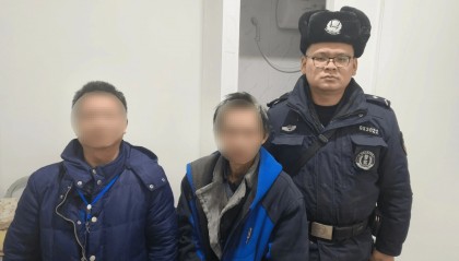 男子失联17年流落乌鲁木齐打工生病，警方相助帮他找到亲人！弟弟：我们一直在找他