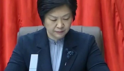 当过4年县长、6年县委书记的张远松，收钱又送钱！