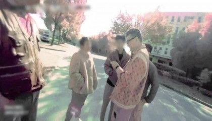 妈妈取30万“彩礼”给儿子订婚，儿子一脸迷茫：我不知道我要结婚了