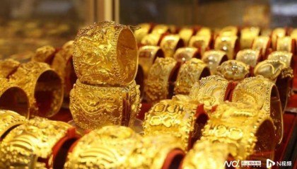 广州贵金属市场迎来开门红，年轻人出手网红“金珠”卖断货