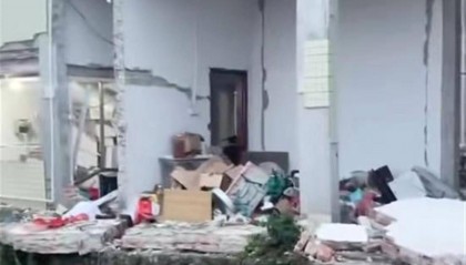 广东珠海一民房发生爆炸，墙体砖块散落一地，官方：暂无人员伤亡报告