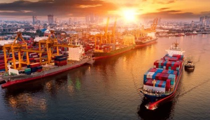 泰国货币进一步贬值，有利于泰国商品的出口，却也带来了通货膨胀