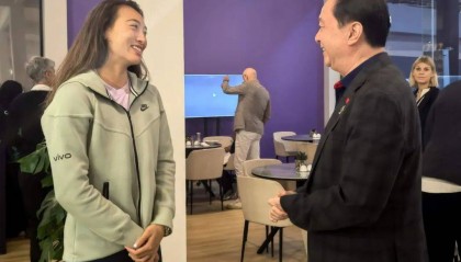 中国驻沙特大使常华看望慰问郑钦文