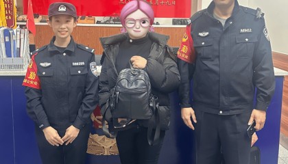 内有价值50万元财物！女乘客背包在长沙火车南站弄丢，民警候车室搜寻一小时物归原主
