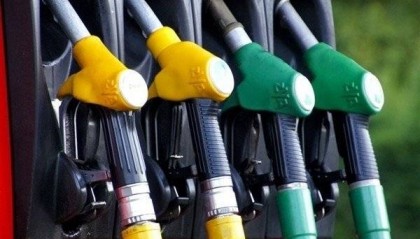 国内油价7月1日上调，95号汽油迈入8元时代