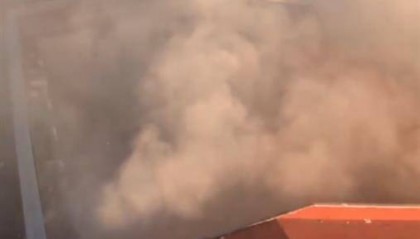 吉林白城滑冰馆楼顶发生坍塌，项目投资超5000万元，当地：暂无伤亡，正调查