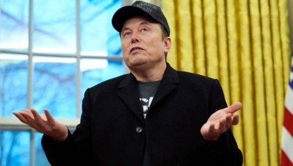 美疾控中心1300人、林业局3400人……特朗普政府大规模裁员近万人！马斯克：计划省出1万亿美元