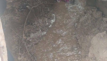 干枯了三十多年，郑州“母亲河”贾鲁河源头泉水复涌，水温近30℃，附近民众兴奋不已，奔走相告