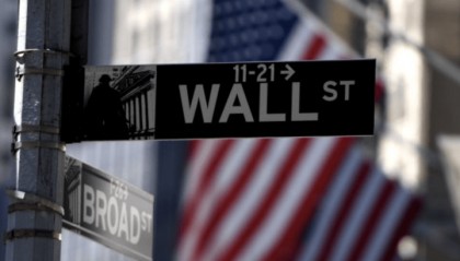 美股三大指数收跌 纳指跌近2%