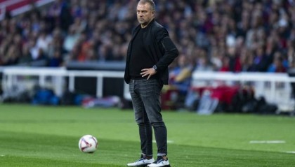 弗里克：没考虑到莱万欧冠99球是我的错 德容给我们带来了稳定性