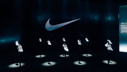 耐克重返批发时代：大中华区营收暴跌17%，还要向经销商低头