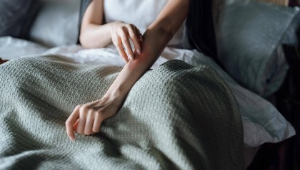 中医药再发威，1个月让23岁美国姑娘走出“银”影