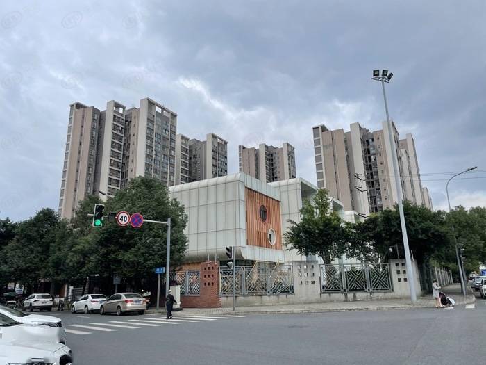 开盘快讯|总价200万出头买入高新 成熟板块熔断热盘中签率仅3成！