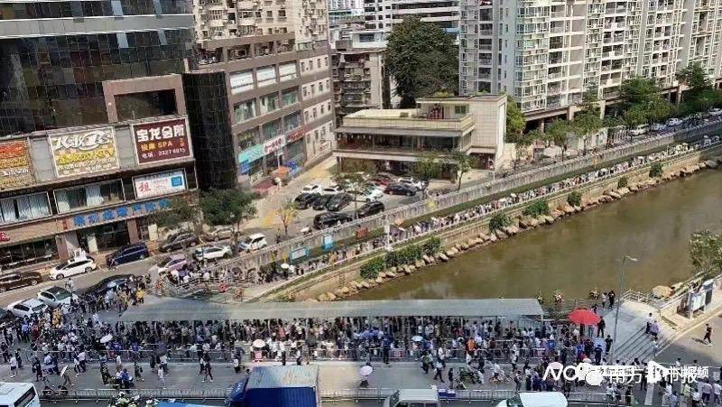 广州撤店后实探深圳文和友：大片商铺空置，靠湘菜笨罗卜引流