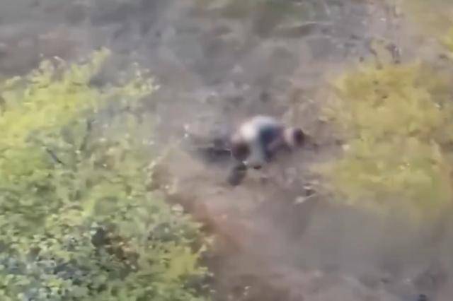 俄无人机救下一名正遭乌军性侵女子，顾不上提裤子拔腿就逃，随后被击中