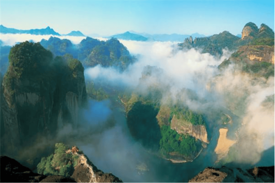 为什么年轻人迷上了爬山？ | 秋高气爽，是时候出发了→