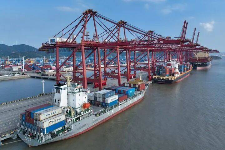 思想之光照亮奋进之路