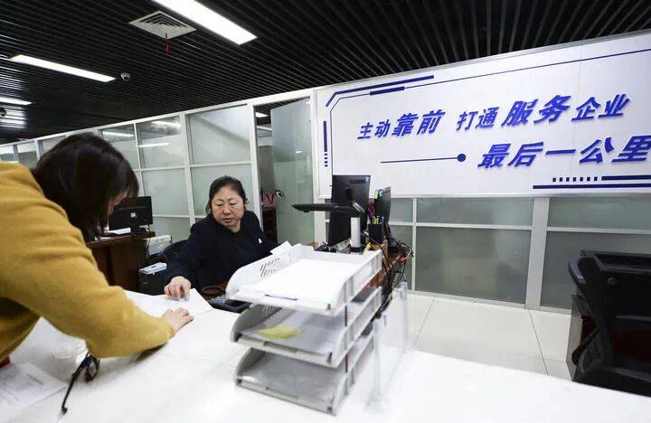 思想之光照亮奋进之路