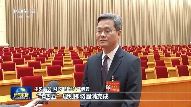 徐麟、胡昌升、黄强、信长星、蓝佛安、李贤玉、郝春侠、阴和俊，在《新闻联播》出镜