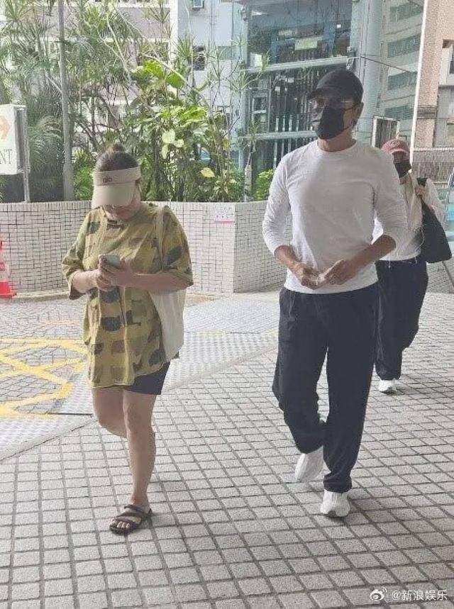 76岁“TVB黄金配角”许绍雄被曝病危，众人神情严肃