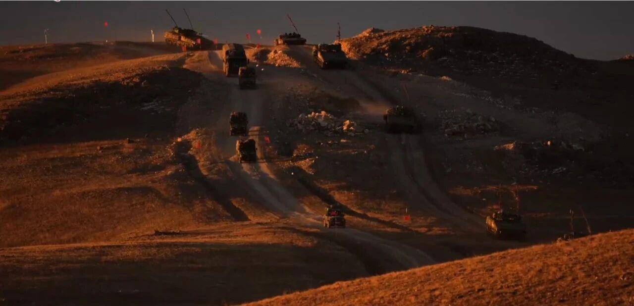 大场面!机器狗、无人机开路,实兵对抗演练画面公布