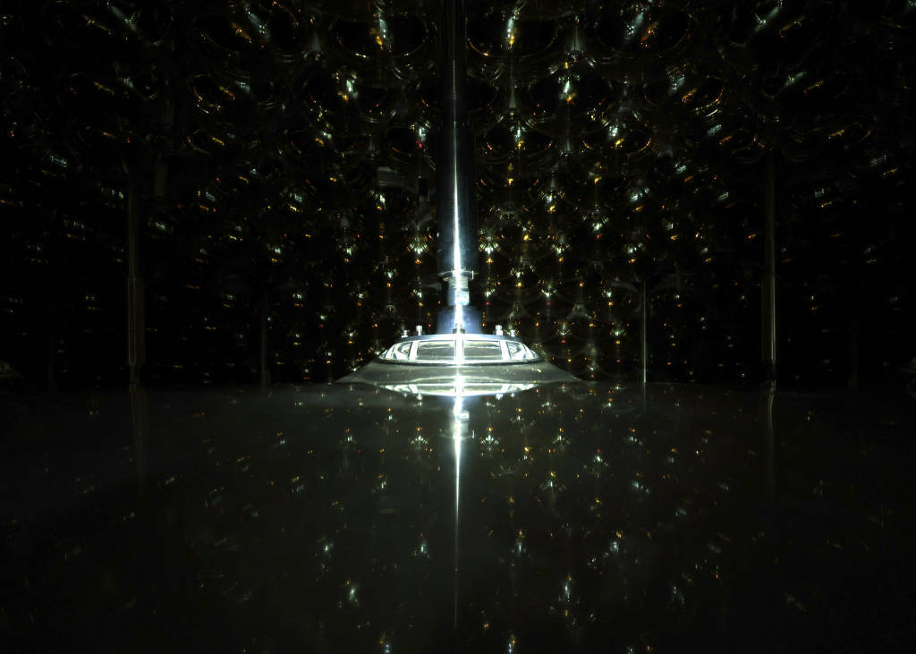 镜头内外|地下700米,国之重器捕捉“幽灵粒子”