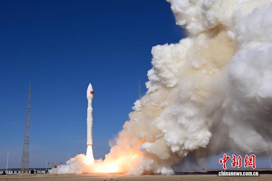 我国成功发射阿联酋813卫星等9颗卫星