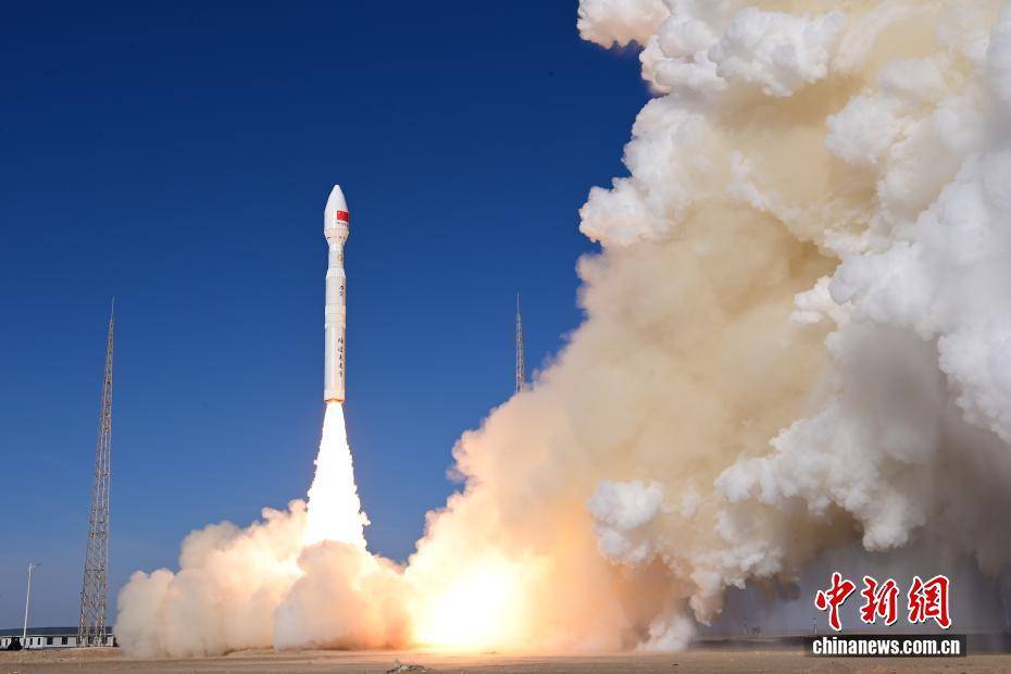 我国成功发射阿联酋813卫星等9颗卫星